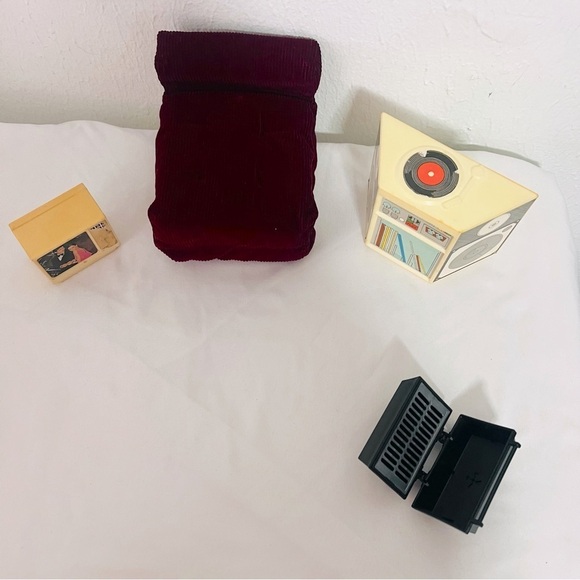 Vintage 1984 TV Meritus & Stereo System Hong Kong FURNITURE Barbie Futon Grill - Picture 1 of 10